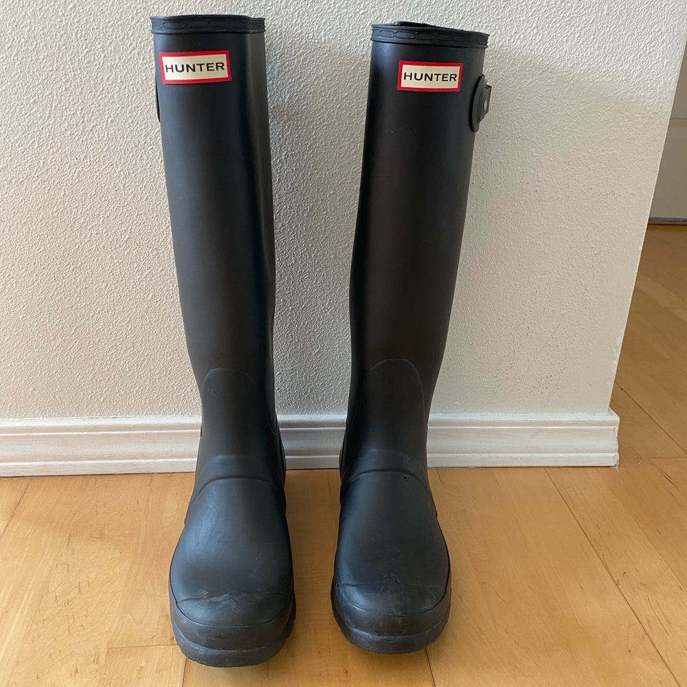 Hunter Tall Rainboots size 8 Flat Black